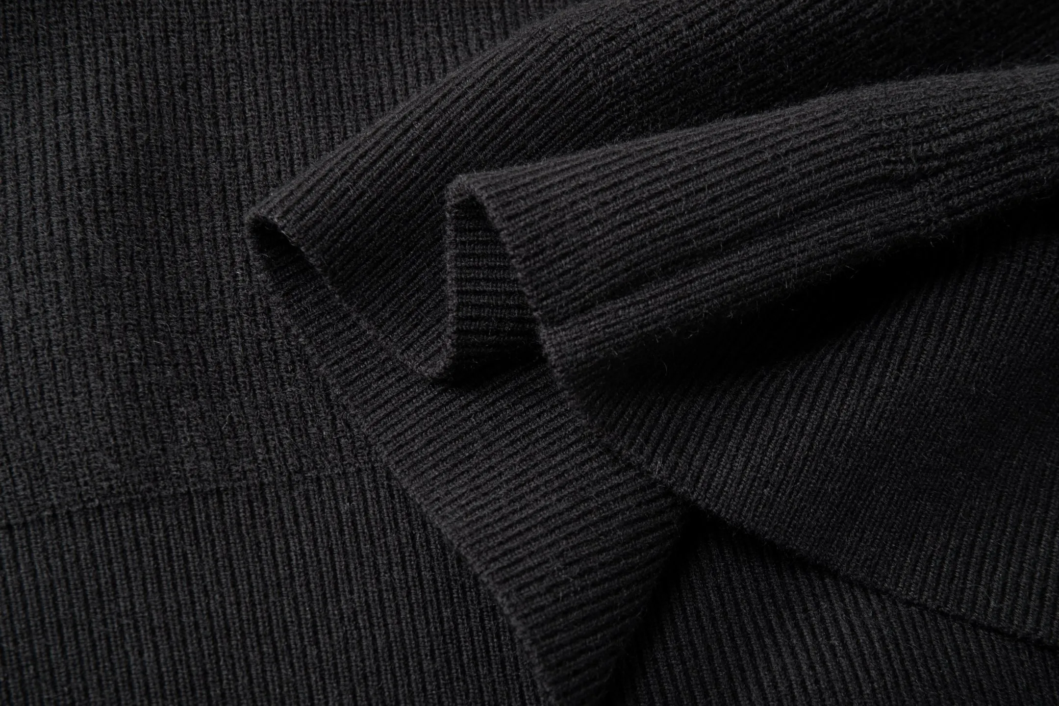 Style No. D 11 Old Money Style LPSeries Flat Lapel Knitted Short Sleeves. For fabric composition, see picture 9 for details. Size: S M L XL Color: Black Apricot Gray